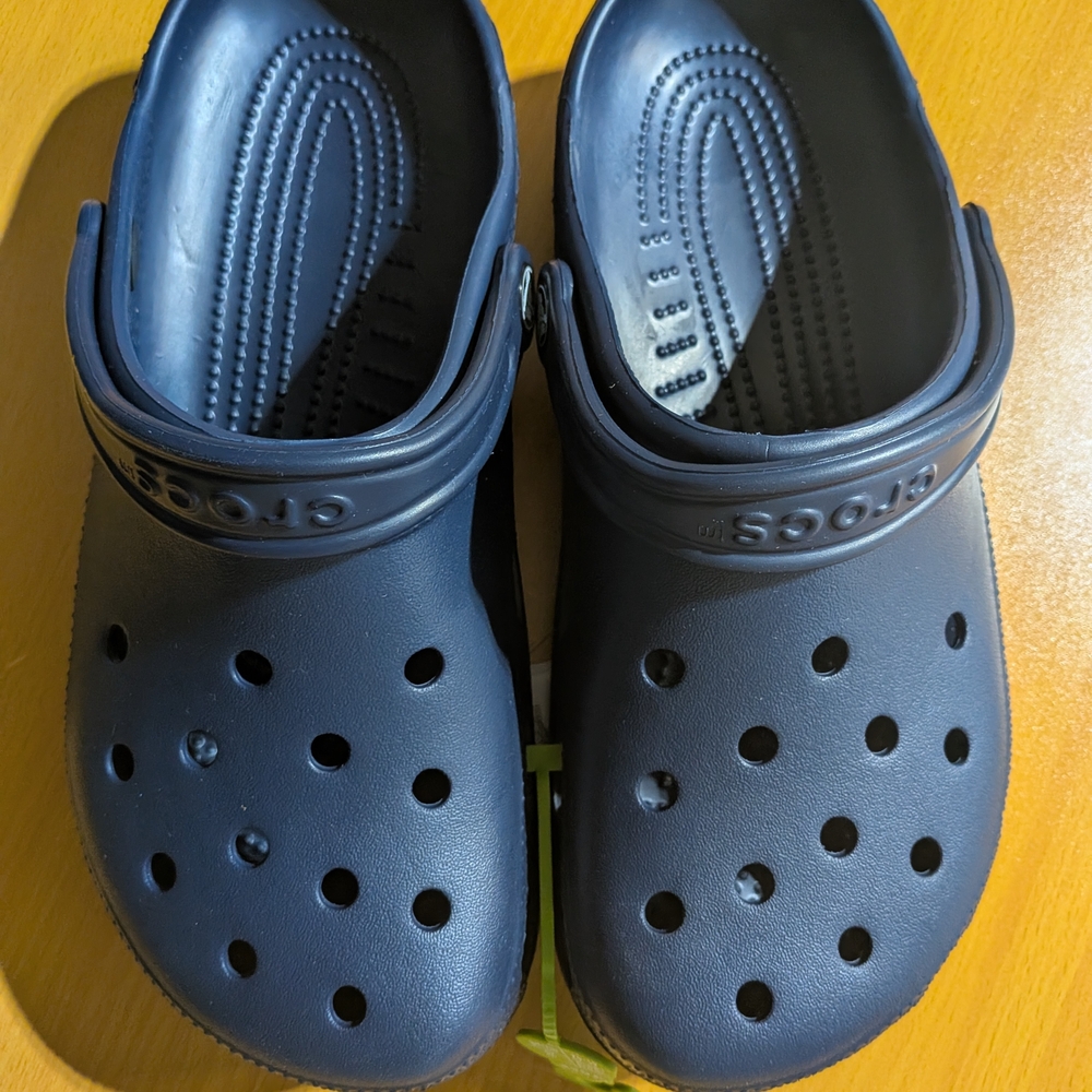 Crocs Navy Clogs Brand New Size 8 For Men